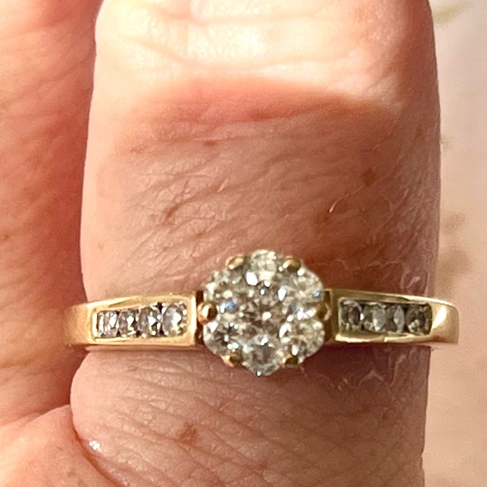 1 carat natural stunning diamonds. 10k gold. Size 10.5 ring. On sale now $750.